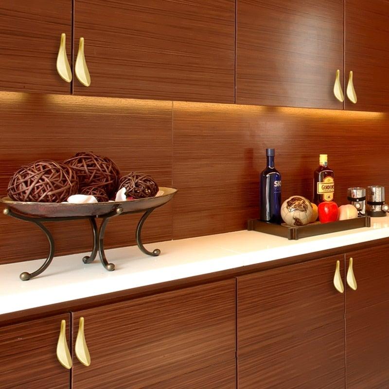Nordic Style Solid Brass Gold Leaf Shaped 32mm Cabinet Knob Door Pulls Furniture Handles Knob Cabinet Knob Door Pulls Nordic Style Furniture Handles Knob Creative Light Luxury Handle Golden Leaf Handle Wardrobe Shoe Cabinet Bathroom Cabinet Handle Stevvex