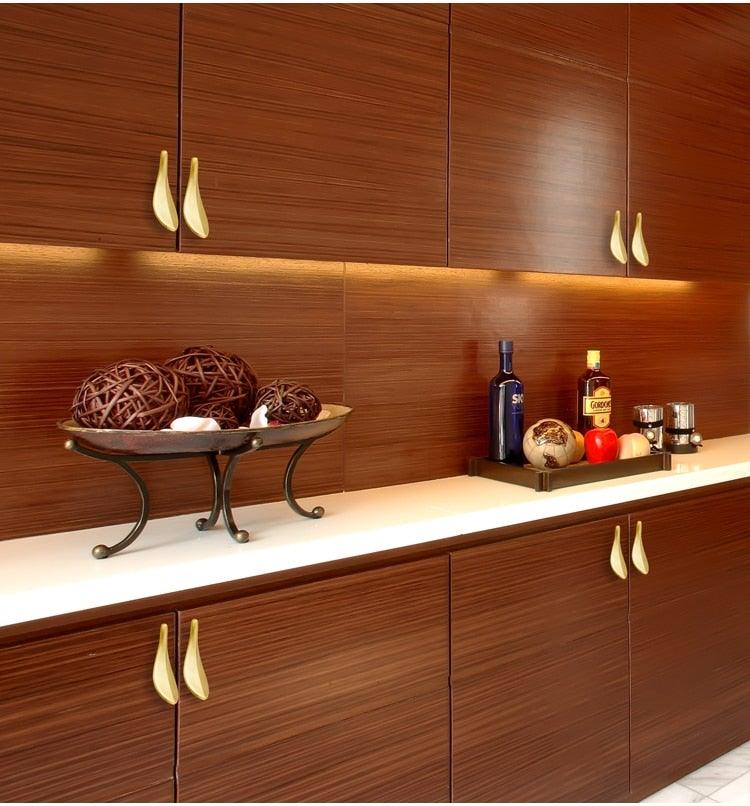 Nordic Style Solid Brass Gold Leaf Shaped 32mm Cabinet Knob Door Pulls Furniture Handles Knob Cabinet Knob Door Pulls Nordic Style Furniture Handles Knob Creative Light Luxury Handle Golden Leaf Handle Wardrobe Shoe Cabinet Bathroom Cabinet Handle Stevvex