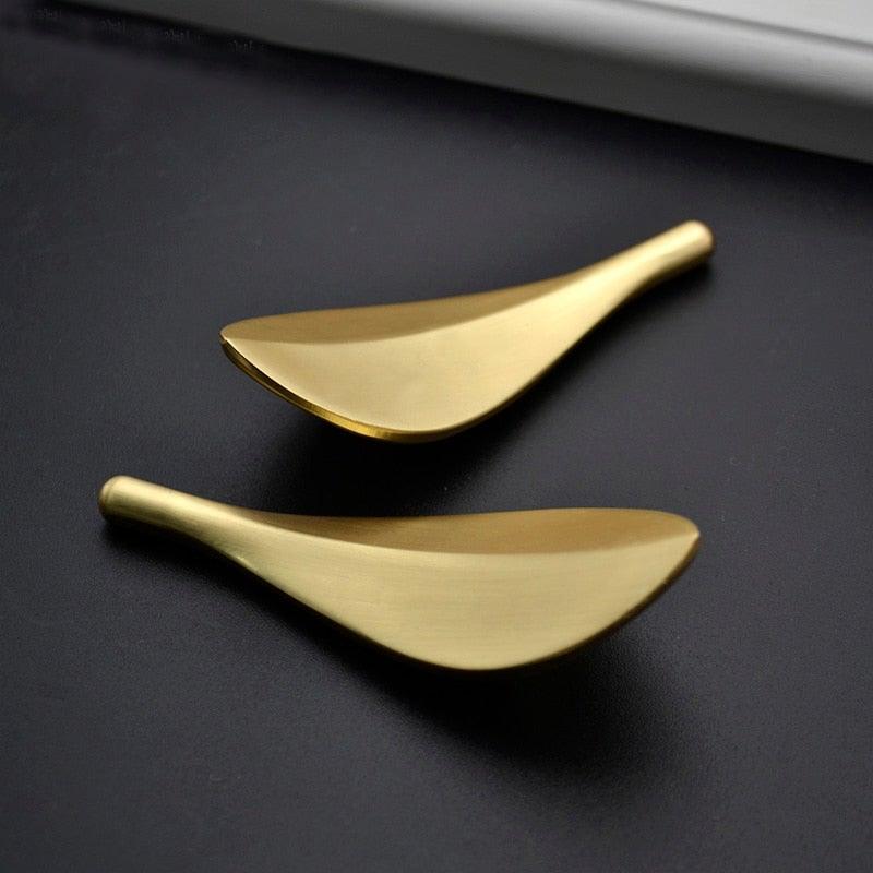 Nordic Style Solid Brass Gold Leaf Shaped 32mm Cabinet Knob Door Pulls Furniture Handles Knob Cabinet Knob Door Pulls Nordic Style Furniture Handles Knob Creative Light Luxury Handle Golden Leaf Handle Wardrobe Shoe Cabinet Bathroom Cabinet Handle Stevvex