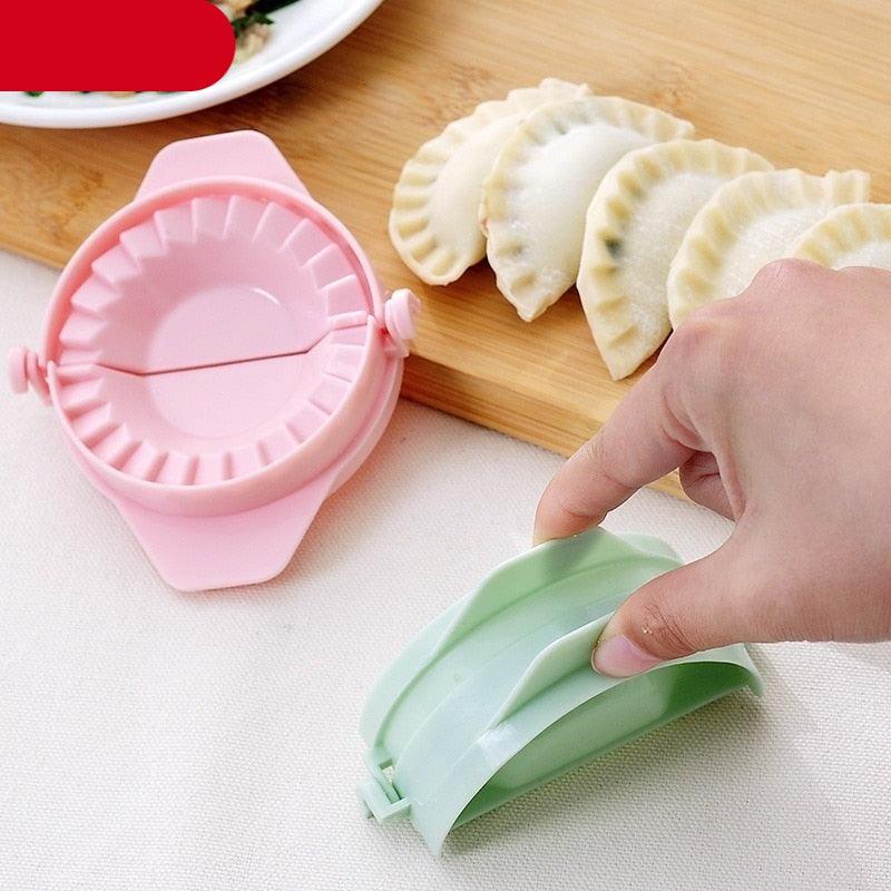 Plastic Dumpling Molds Food Maker Dough Press Pie Hand Mould Creative Tools Kitchen Accessories Dumpling Maker Stuffed Dumpling Plastic Mold Filling Cooking Tool Kitchen Accessories Stevvex