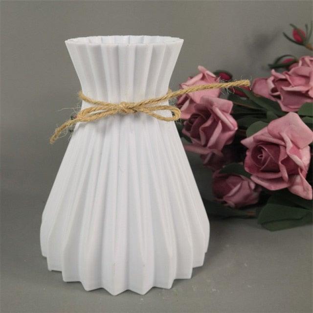 Plastic Vases Anti-ceramic Unbreakable Basket Imitation Rattan Flower Vase For Home Décor Desktop Decoration Living Room Office or Bookshelf Stevvex