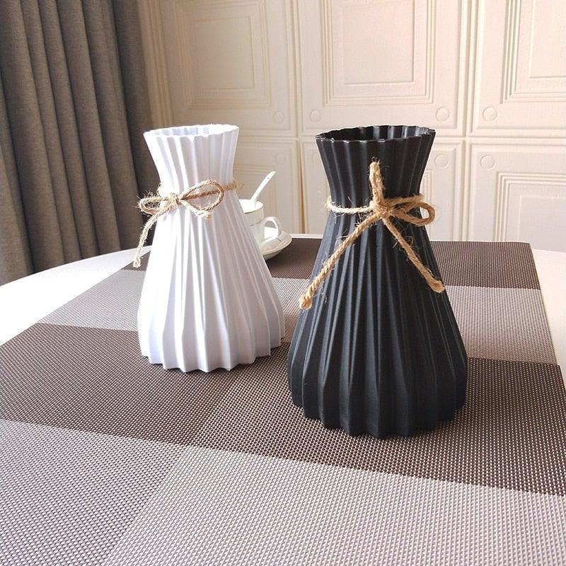 Plastic Vases Anti-ceramic Unbreakable Basket Imitation Rattan Flower Vase For Home Décor Desktop Decoration Living Room Office or Bookshelf Stevvex