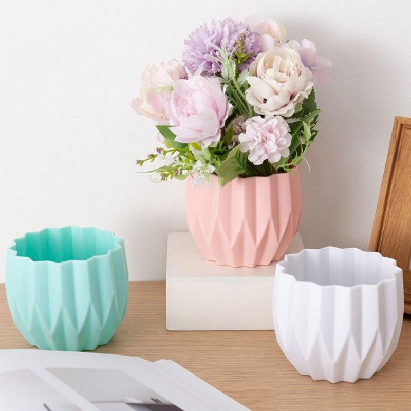 Plastic Vases Anti-ceramic Unbreakable Basket Imitation Rattan Flower Vase For Home Décor Desktop Decoration Living Room Office or Bookshelf Stevvex
