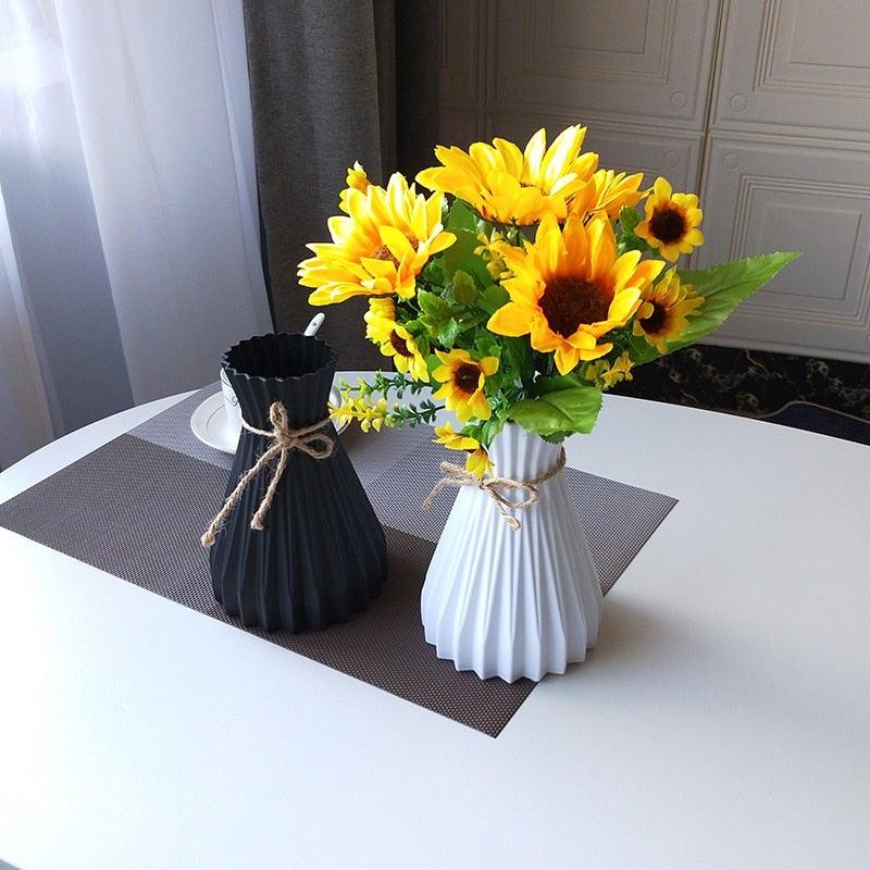 Plastic Vases Anti-ceramic Unbreakable Basket Imitation Rattan Flower Vase For Home Décor Desktop Decoration Living Room Office or Bookshelf Stevvex