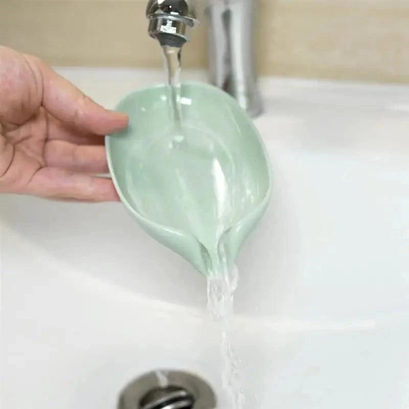 Portable Soap Dish Leaf Shape Soap Holder Leaf Shaped Soap Box Soap Dish For Bathroom Suction Cup Bathroom Storage For Soap Soap Dishes Sponge Container with Suction Cup Leaf Shape Self Draining for Bathroom Kitchen Sink Stevvex