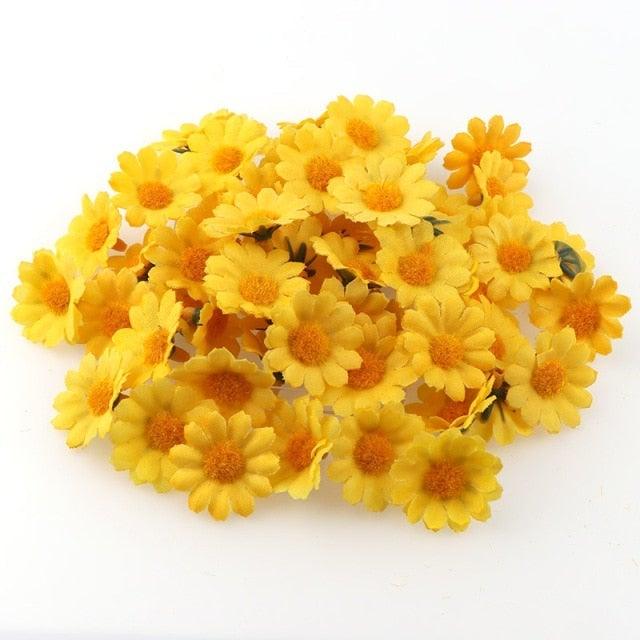 100PC/lot 2.5cm Mini Daisy Decorative Flower Artificial Silk Flowers Party Wedding Decoration Home Decor (without stem) Decoration Flowers Wall Heads for Home Wedding Decoration Wreath Accessories Craft Fake Flower Stevvex