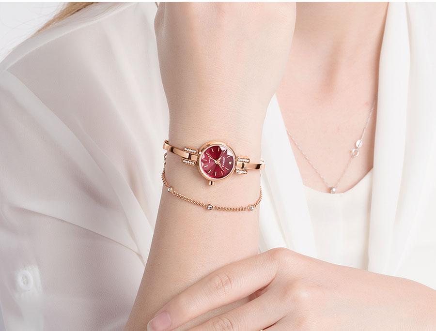 Luxury Small Silver Women Watch Modern Bracelet Wristwatch Quartz Waterproof Mini Round Design Stevvex