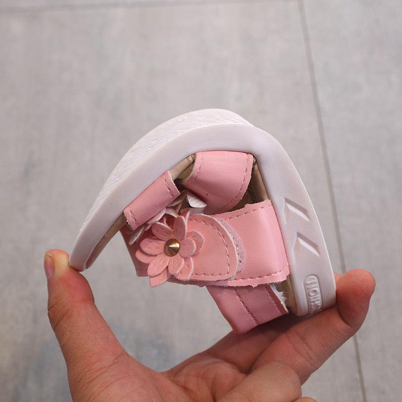 Children's Shoes Summer Style Sandals Girls Princess Beautiful Flower Shoes Kids Flat Sandals Baby Girl Girls Strappy Sandals With Flowers Open-Toe Dress Sandals Beautiful Outdoor Party Sandals Stevvex