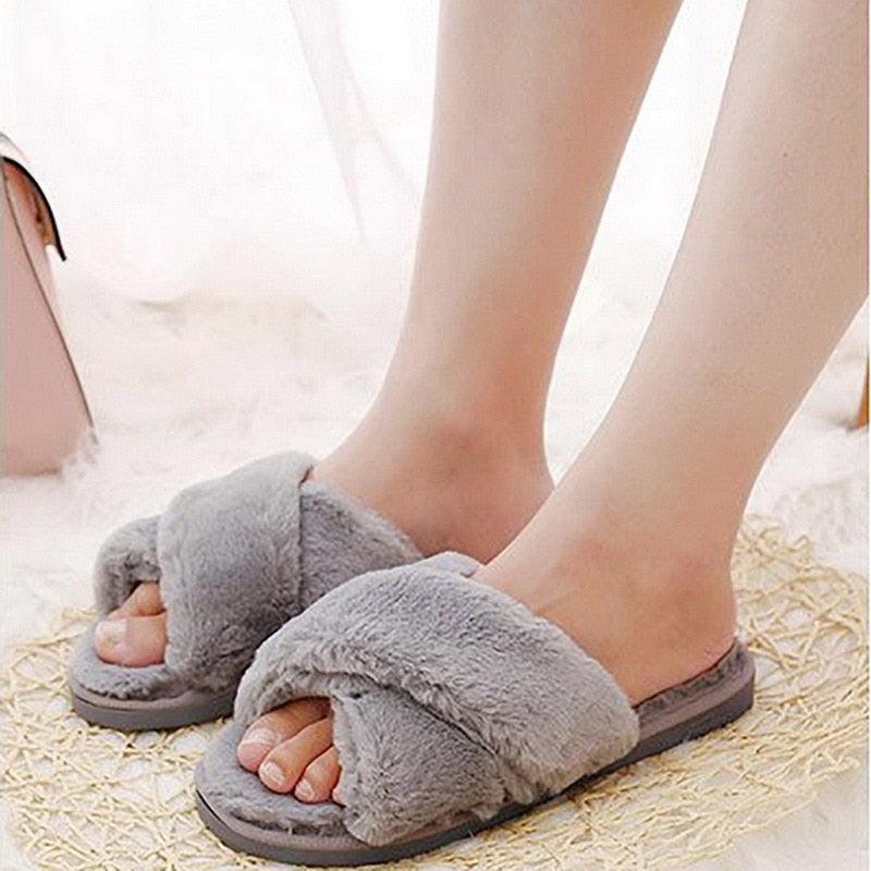 Warm Fluffy Slippers Women Faux Fur Slipper Indoor Floor Slides Flat Soft Furry House Warm Comfortable Fuzzy Furry Bedroom Slippers Indoor Cozy Memory Foam Anti-Slip Flip Flops Stevvex
