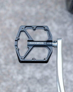 Aluminum Alloy Bicycle Pedals Road Anti-Slip Ultralight Sealed Bearing One-Piece Molding Anti-Oxidation Bike Pedals Mountain Bike Pedals Flat Pedals Nylon Fiber Bicycle Platform Pedals For Road Mountain Stevvex