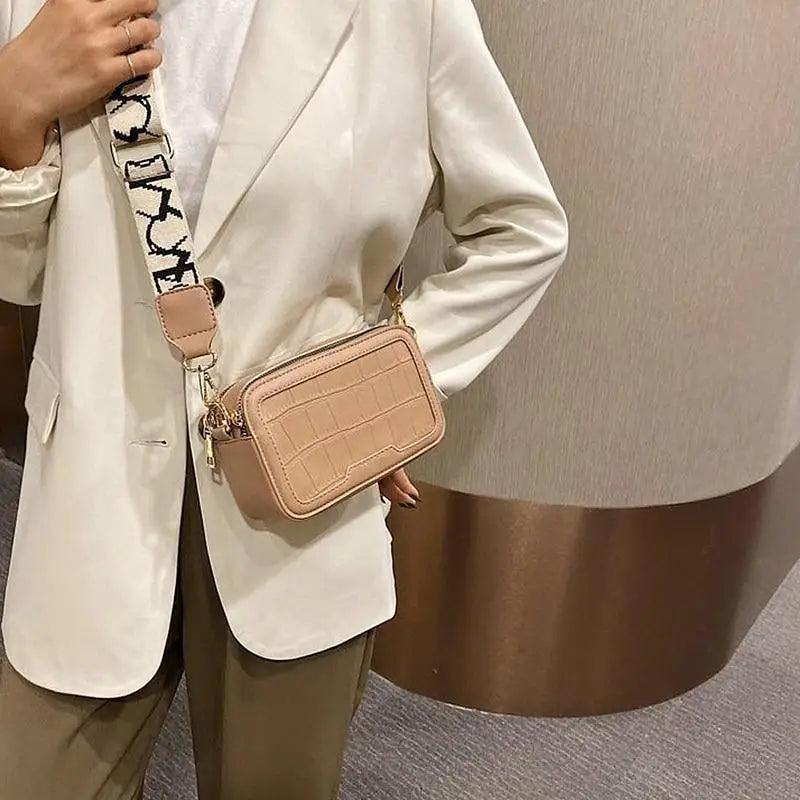 Retro Waist Bag PU Leather Fanny Pack Purse Leather with Gold Chain Strap Stylish Waist Pack Women Belt Bag Multifunctional Chest Bag Stevvex