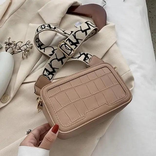 Retro Waist Bag PU Leather Fanny Pack Purse Leather with Gold Chain Strap Stylish Waist Pack Women Belt Bag Multifunctional Chest Bag Stevvex