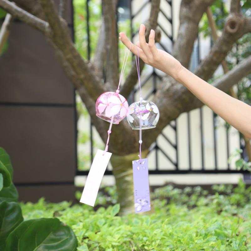 Romantic Cherry Wind Bells Japanese Wind Bell Japan Wind Chimes Handmade Glass Pendant Furin Home Decors Spa Kitchen Office Decor Birthday Gift Outdoor or Indoor Home Decors Stevvex