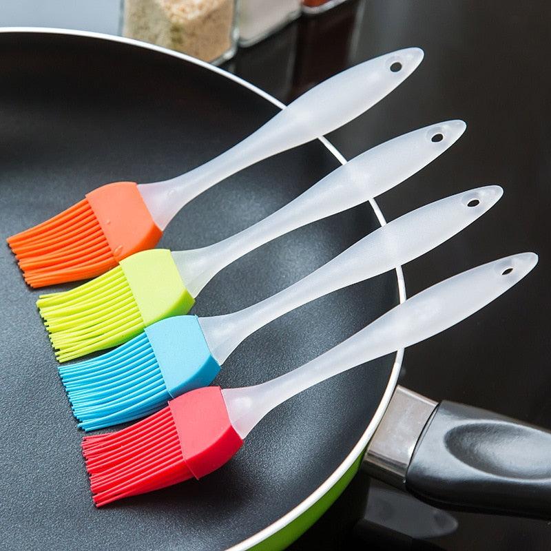 Silicone Basting Brush Pastry Barbecue Oil Brushes Baking Bakeware Bread BBQ Brush for Kitchen Cooking Random Color Silicone Oil Brush and Spatula Cake Bake Barbeque Pastry Brushes Heat Resistant BBQ Accessories Stevvex