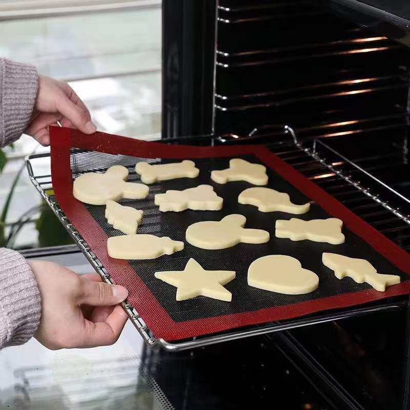 Silicone Grill Mat 30X40cm Baking Mat Breathable BBQ Cookie Bread Mat Oven Microwave High Temperature Baking Kitchen Tools  Silicone Baking Mat Sheet Non-Slip Washable Reusable Baking Mat Washable Reusable Non-Stick Mat Liner For BBQ Black Mat For BBQ Stevvex