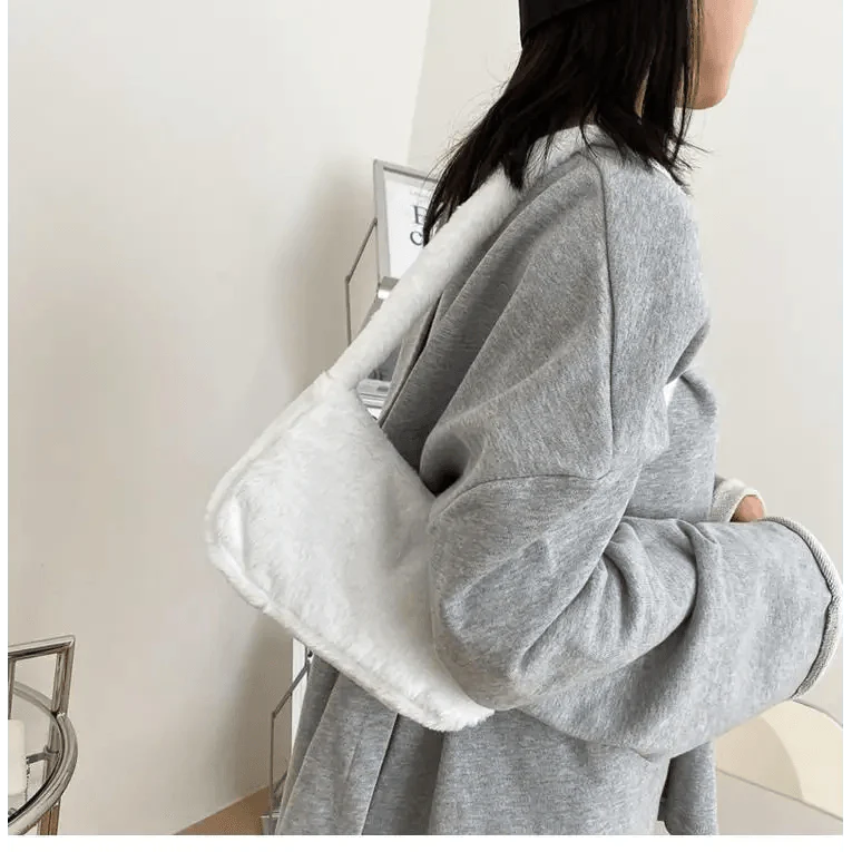 Simple And Stylish Women Soft Plush Winter Furry Shoulder Bags For Ladies And Girls Designer Clutch Handbag For Female Stevvex
