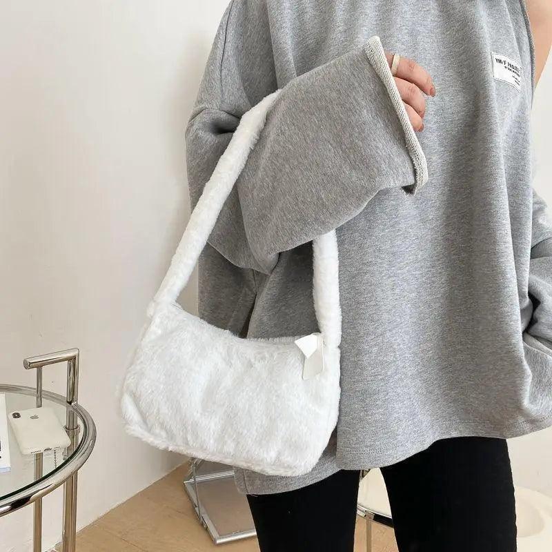 Simple And Stylish Women Soft Plush Winter Furry Shoulder Bags For Ladies And Girls Designer Clutch Handbag For Female Stevvex