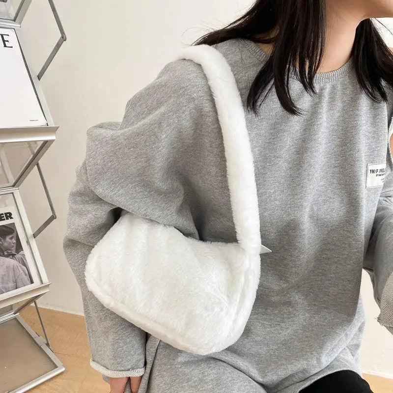Simple And Stylish Women Soft Plush Winter Furry Shoulder Bags For Ladies And Girls Designer Clutch Handbag For Female Stevvex