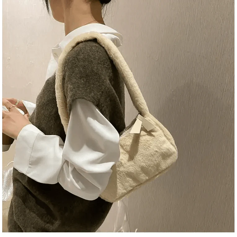 Simple And Stylish Women Soft Plush Winter Furry Shoulder Bags For Ladies And Girls Designer Clutch Handbag For Female Stevvex