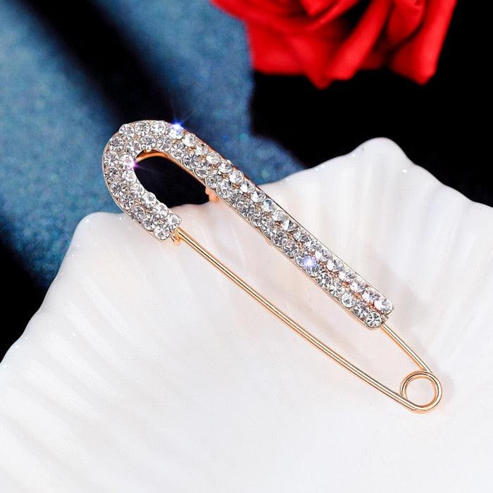 Simple Rhinestone Large Safety Pins For Cardigan Coat Sweater Costume Jewelry Women Accessories Women's Safety Pin with Crystal and Faux Pearls Stevvex
