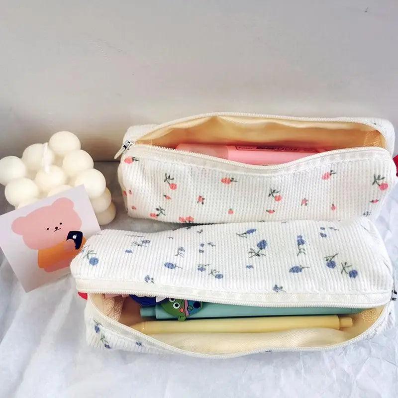 Simple Small Flowers White Fresh Style Pencil Bag Students Pencil Cases Unique Makeup Lightweight Cosmetic Bag Pouch Stevvex