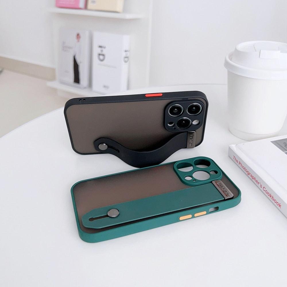 Simple Unique Design Silicone Case Lens Full Protection Shockproof Armor Wrist Band Phone Case For iPhone 14 13 12 11 Pro Max XR XS X 7 8 Plus Luxury Silicone Bumper Hard Iphone Cover Stevvex