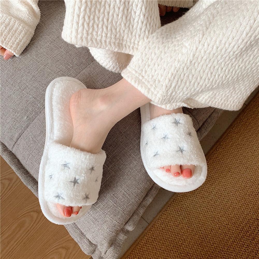 Soft Fur Home Slippers Warm Fluffy Plush Slippers Winter Cotton Slippers Fashionable Plush Shoes Fur Slippers Flip Flop Open Toe Cozy House Slippers Stevvex