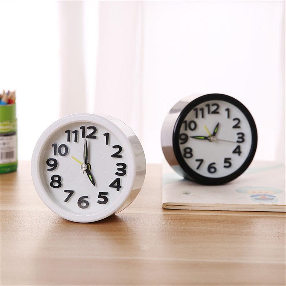 Square Round Small Alarm Clock Snooze Silent Sweeping Wake Up Table Clock Travel Alarm Clock Analog Small Simple Battery Operated Clock Non Ticking Alarm Clock Snooze Light Functions Bedside Table Clock  Battery Powered Compact Portable Travel Alarm Clock Stevvex