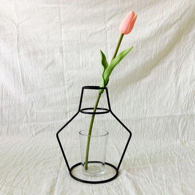 Style Retro Line Flowers Vase Frame Nordic Style Wall Hanging Metal Holder Modern Solid Home Decor Modern Rose Frame Clear Vase Planter Flower Holder Decorations for Wedding Living Room, Office Party Stevvex