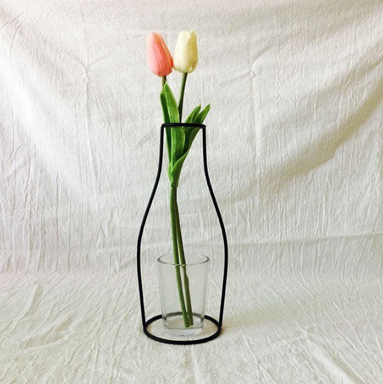 Style Retro Line Flowers Vase Frame Nordic Style Wall Hanging Metal Holder Modern Solid Home Decor Modern Rose Frame Clear Vase Planter Flower Holder Decorations for Wedding Living Room, Office Party Stevvex