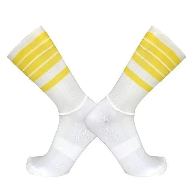 Stylish Summer  Breathable Cycling Socks For Men Anti Slip Seamless Sports Cycling Socks For Men Modern Design Running Sports Socks Stevvex