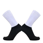 Stylish Summer  Breathable Cycling Socks For Men Anti Slip Seamless Sports Cycling Socks For Men Modern Design Running Sports Socks Stevvex