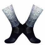 Stylish Summer  Breathable Cycling Socks For Men Anti Slip Seamless Sports Cycling Socks For Men Modern Design Running Sports Socks Stevvex