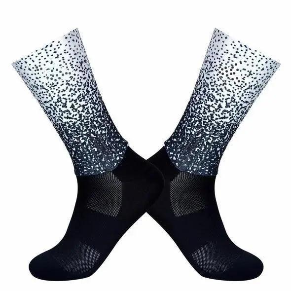 Stylish Summer  Breathable Cycling Socks For Men Anti Slip Seamless Sports Cycling Socks For Men Modern Design Running Sports Socks Stevvex