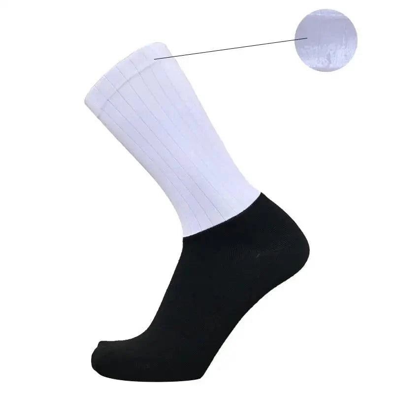Stylish Summer  Breathable Cycling Socks For Men Anti Slip Seamless Sports Cycling Socks For Men Modern Design Running Sports Socks Stevvex