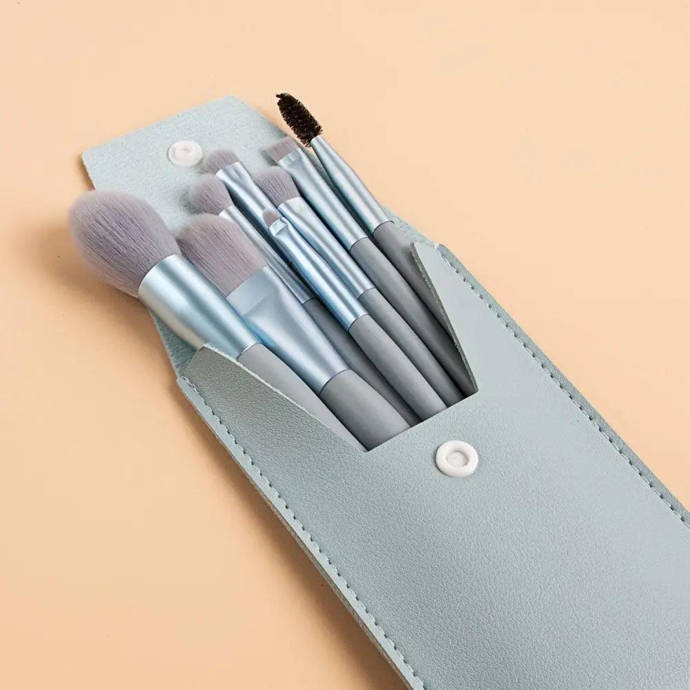 Super Luxury Quality Amazing 8Pcs Mini Travel Portable Soft Makeup Brushes Set Cosmetic Powder Eye Shadow Foundation Blush Blending Beauty Make Up Brush Tool Stevvex