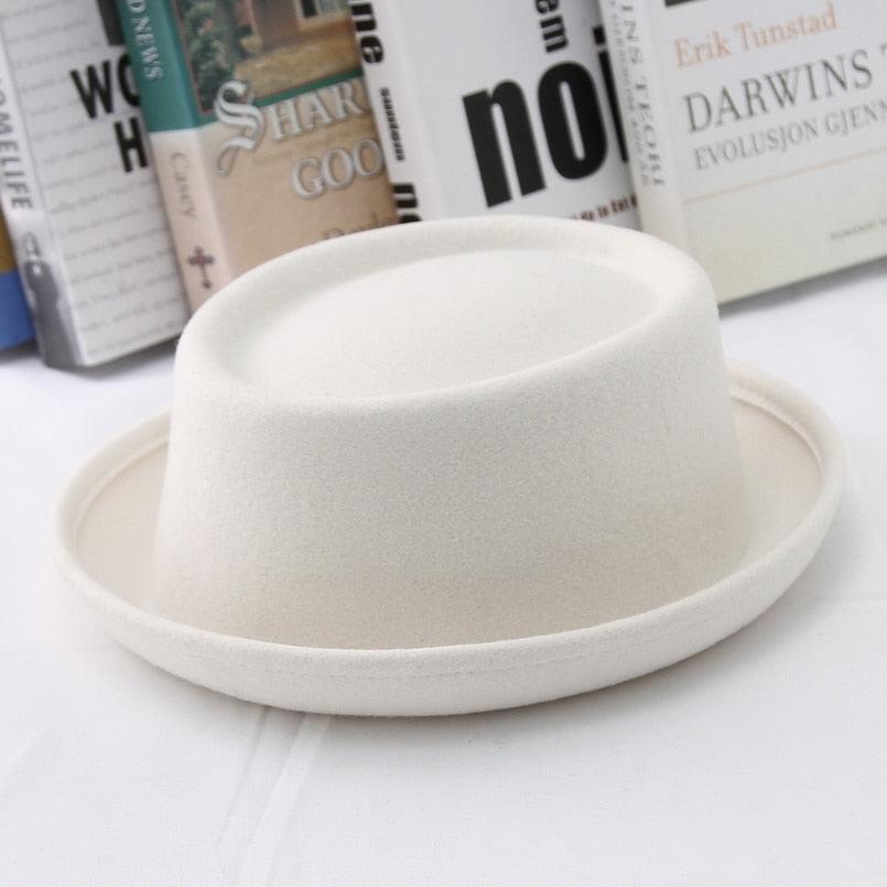 Unisex White Classic Wool Soft Hat Simple Black Fedora For Men Women Pork Pie Hat Comfortable Soft Porkpie Hats Flat Top Men's Fedora Autumn Winter Warm Hat Dress Hats Stevvex