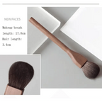 Vintage Style 1Pcs European Wood Handle Makeup Brush High Quality Loose Powder Brush Foundation Brush Super Soft Theatre Makeup Stevvex