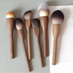 Vintage Style 1Pcs European Wood Handle Makeup Brush High Quality Loose Powder Brush Foundation Brush Super Soft Theatre Makeup Stevvex
