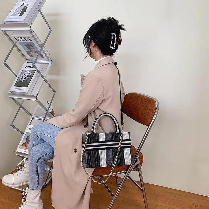 Vintage Style Canvas Handbags Casual Ladies Bags With Large Capacity Shoulder Bags Fashionable Crossbody Bags for Women Stevvex