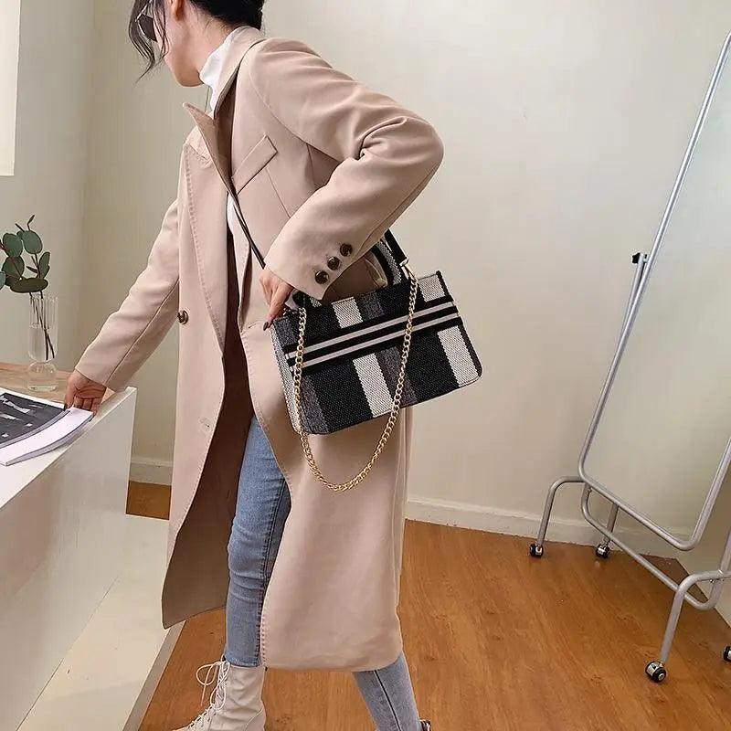 Vintage Style Canvas Handbags Casual Ladies Bags With Large Capacity Shoulder Bags Fashionable Crossbody Bags for Women Stevvex