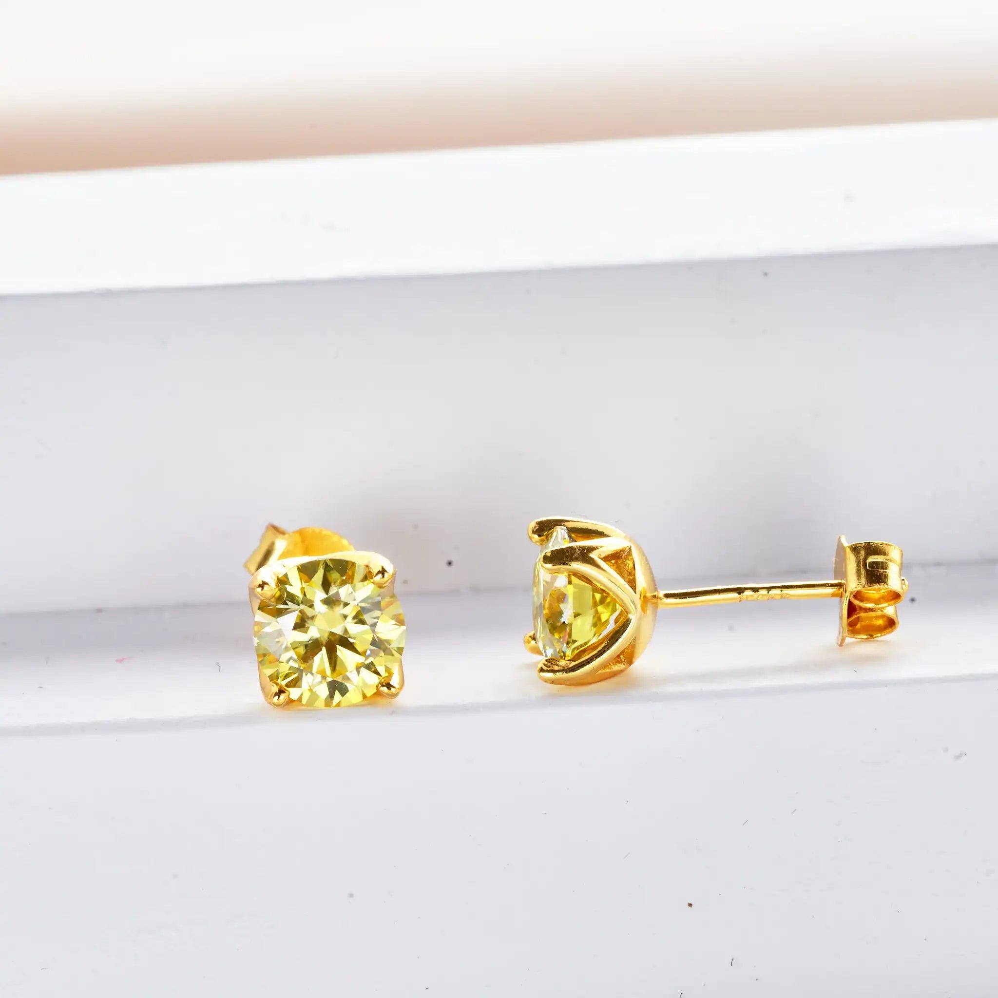 VVS D Moissanite Stud Earrings 925 Sterling Silver 18K Gold Plated Wedding BandsCo Straps