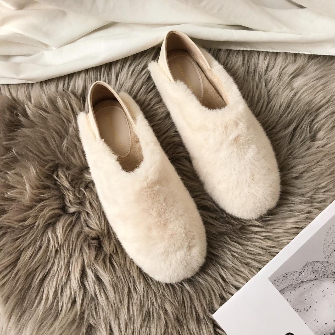 Warm Fur Loafers Women Winter Shoes Indoor Furry Flats Round Toe Fluffy House Warm Wool Slippers Memory Foam Anti-Skid Sole House Shoes Indoor Outdoor Slippers Stevvex