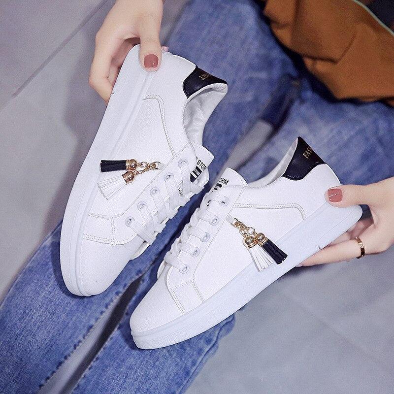 White Women Breathable Sneakers Casual Sports Flat Low Top Sneaker Lace-up Classic Shoes Girls Comfortable Women's Casual Flats Elegant Soft Walking Sneakers Stevvex