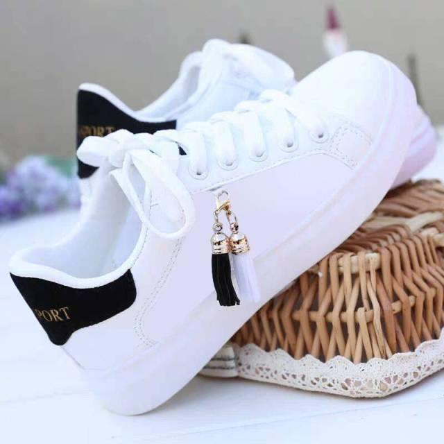 White Women Breathable Sneakers Casual Sports Flat Low Top Sneaker Lace-up Classic Shoes Girls Comfortable Women's Casual Flats Elegant Soft Walking Sneakers Stevvex