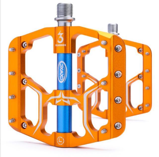 Wide Flat Mountain Road Cycling Bicycle Bike Pedal 3 Sealed Bearings 9/16 in Aluminum With Removable Antiskid Cleats Mountain Bike Pedal Platform Flat Bicycle Pedals Aluminum Alloy Non-Slip Metal Bike Pedals With 3 Bearings For Road Stevvex