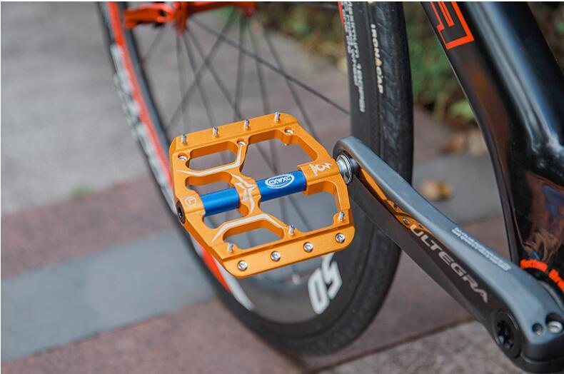 Wide Flat Mountain Road Cycling Bicycle Bike Pedal 3 Sealed Bearings 9/16 in Aluminum With Removable Antiskid Cleats Mountain Bike Pedal Platform Flat Bicycle Pedals Aluminum Alloy Non-Slip Metal Bike Pedals With 3 Bearings For Road Stevvex