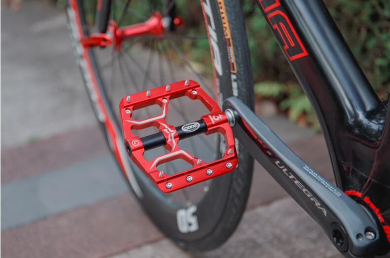Wide Flat Mountain Road Cycling Bicycle Bike Pedal 3 Sealed Bearings 9/16 in Aluminum With Removable Antiskid Cleats Mountain Bike Pedal Platform Flat Bicycle Pedals Aluminum Alloy Non-Slip Metal Bike Pedals With 3 Bearings For Road Stevvex
