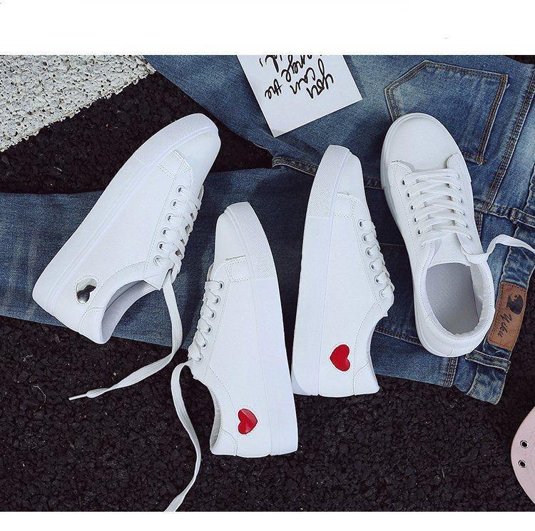 Woman Fashion New PU Leather Shoes Breathable Cute Heart Flats Casual White Sneakers Platform Tenis Comfortable Shoes Leather Womens Sneakers Stevvex