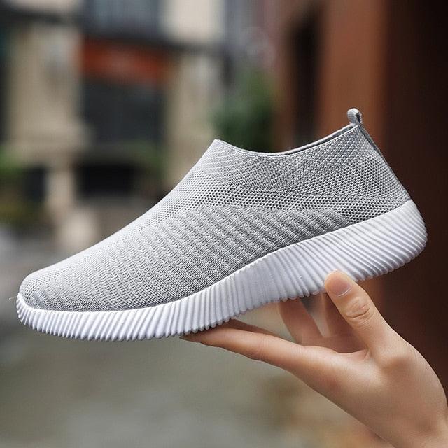 Woman Fashion New PU Leather Shoes Breathable Cute Heart Flats Casual White Sneakers Platform Tenis Comfortable Shoes Leather Womens Sneakers Stevvex